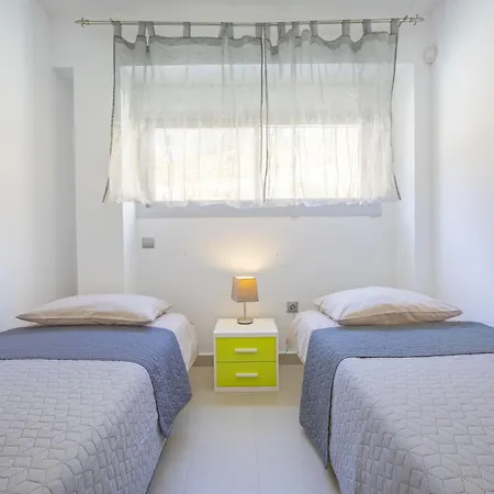 Playa De Poniente Apartment *